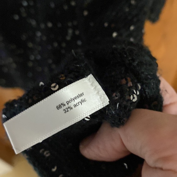 Vintage black Ladies sequins sweater perfect for the holiday season. - Picture 3 of 5